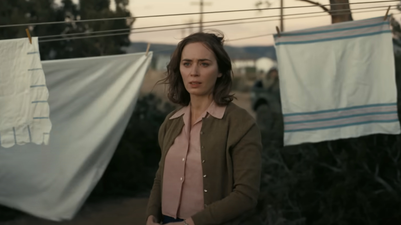 Emily Blunt in Oppenheimer, die in Pain Hustlers die Hauptrolle spielt.