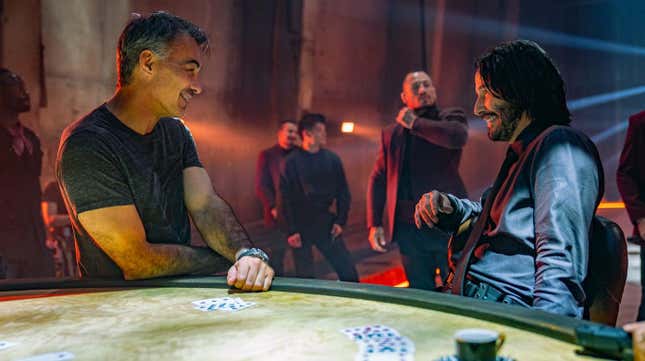 Chad Stahelski et Keanu Reeves au travail sur John Wick : Chapitre 4