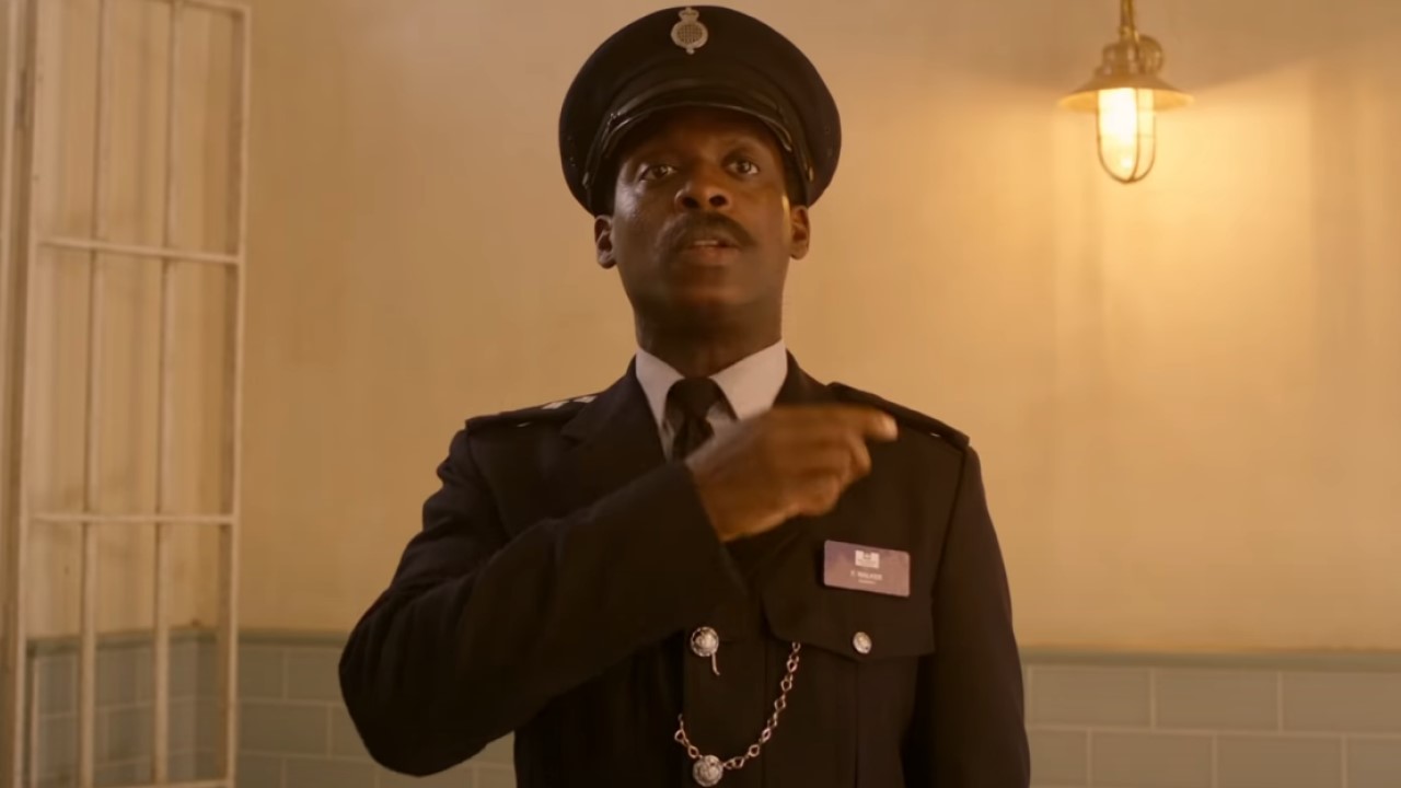 Kobna Holdbrook-Smith dans Paddington 2.