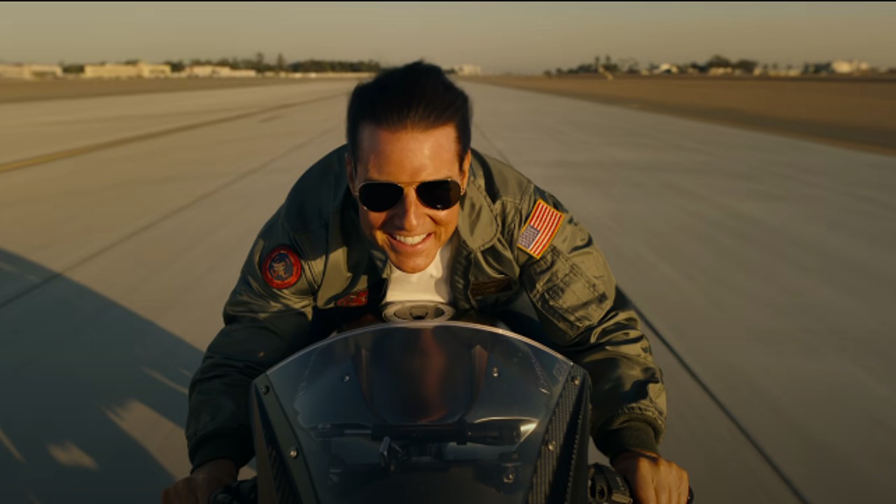 Tom Cruise als Maverick auf einem Motorrad