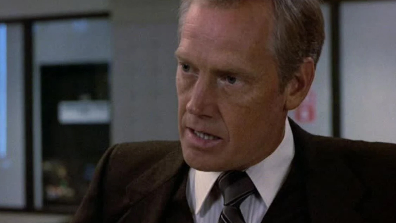 Ronny Cox dans le rôle du lieutenant Bogomil dans Beverly Hills Cop