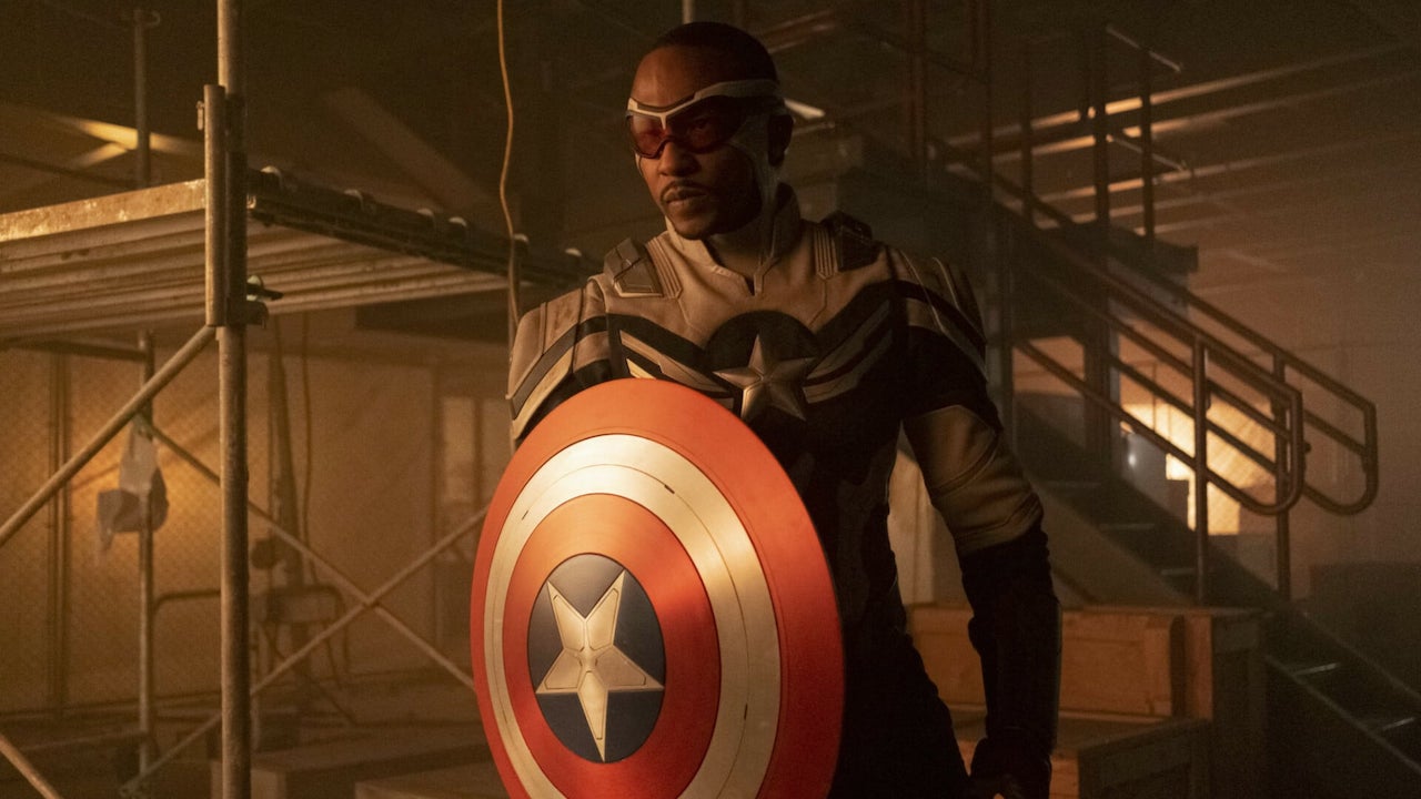 Sam Wilson d'Anthony Mackie s'est déguisé en nouveau Captain America