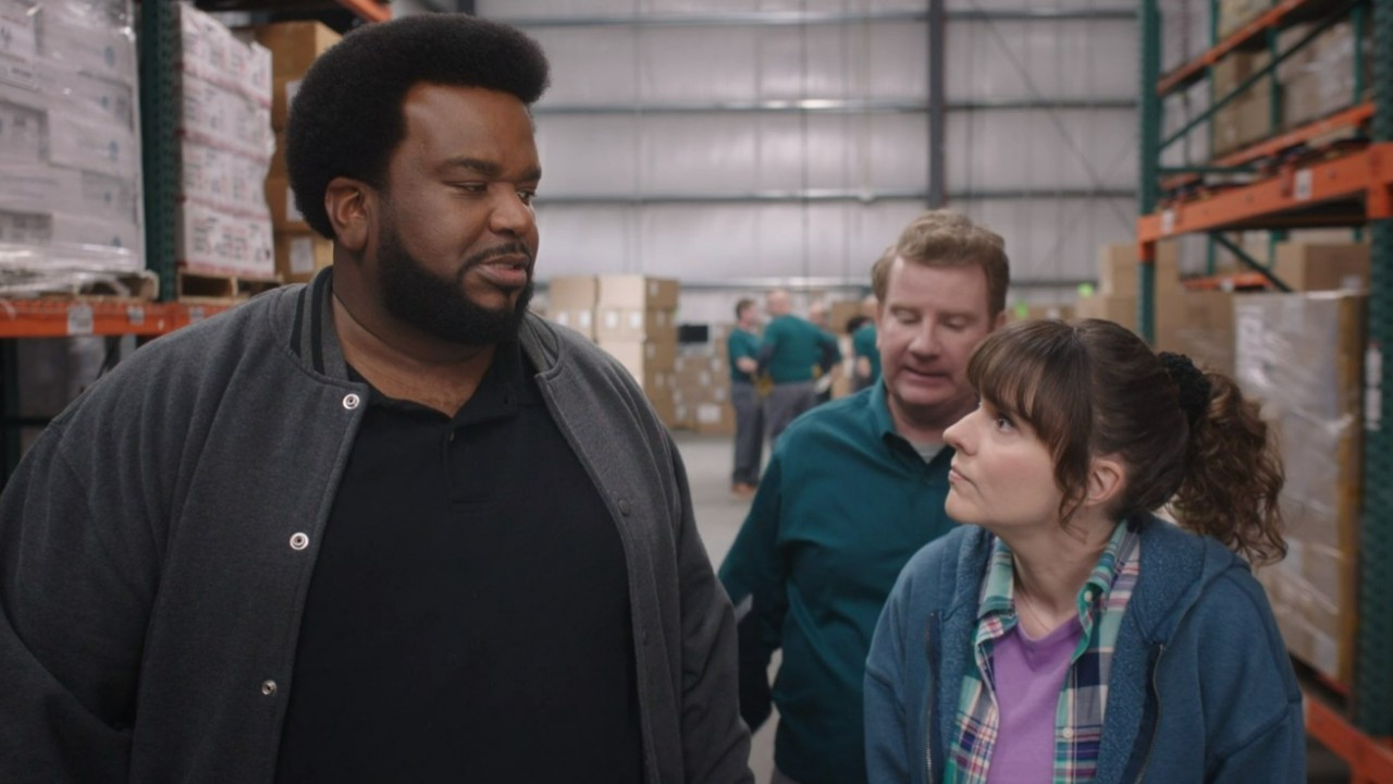 Brendan Jennings, Craig Robinson und Claudia O'Doherty in Killing It Staffel 2