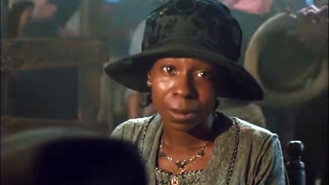 Capture d'écran de Whoopi Goldberg dans le rôle de Celie dans la bande-annonce de The Color Purple