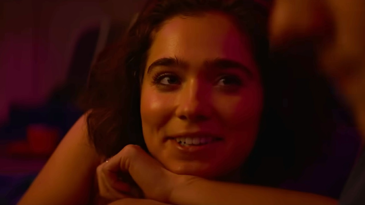 Haley Lu Richardson dans Coup de foudre