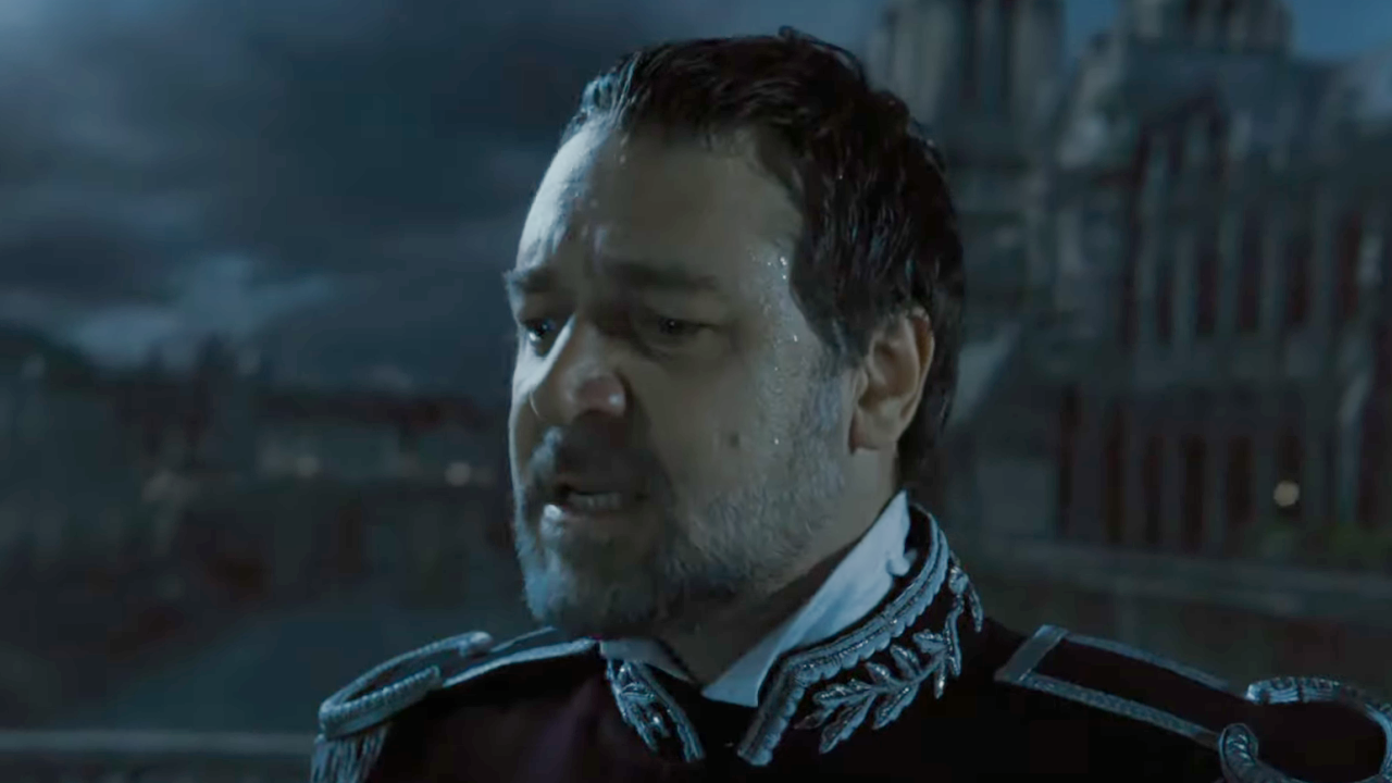 Russell Crowe dans Les Misérables.