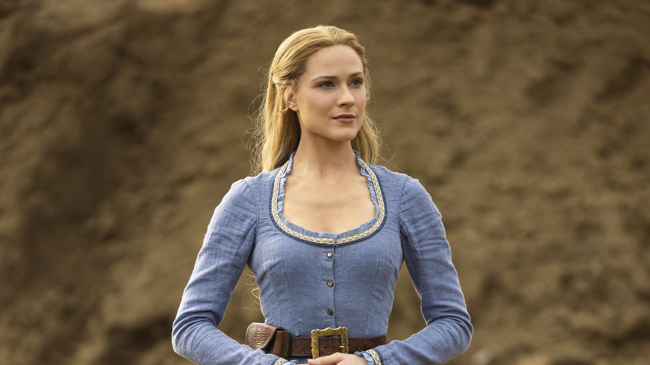 Dolores im blauen Kleid in Westworld