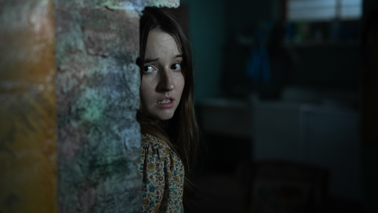 Kaitlyn Dever dans Personne ne vous sauvera