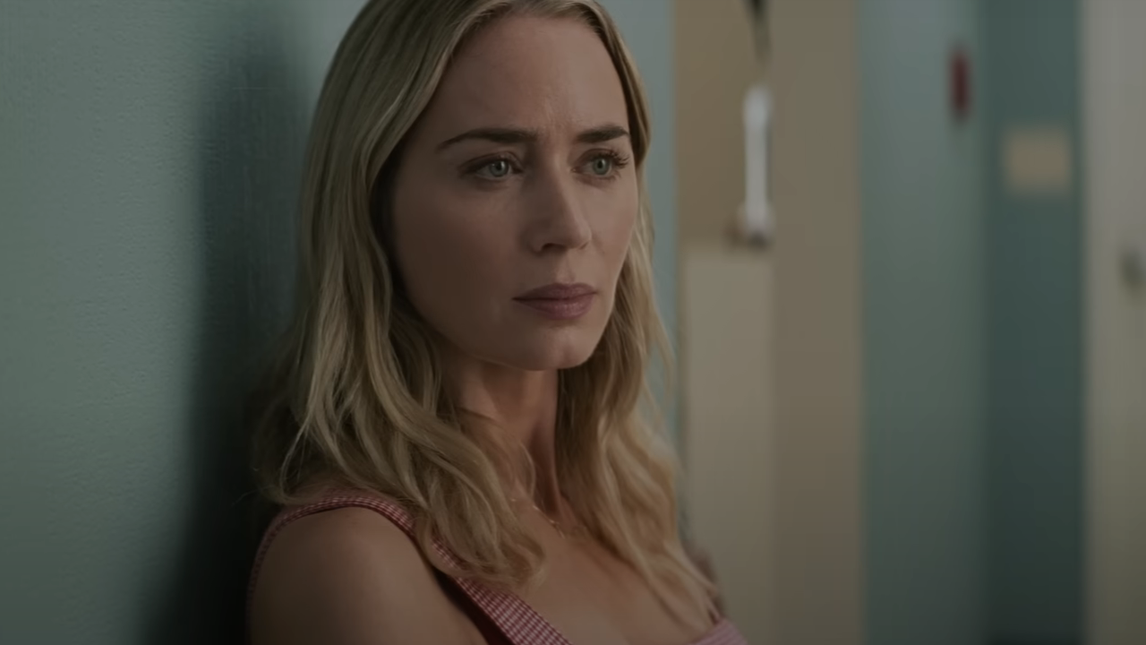 Emily Blunt in Pain Hustlers.