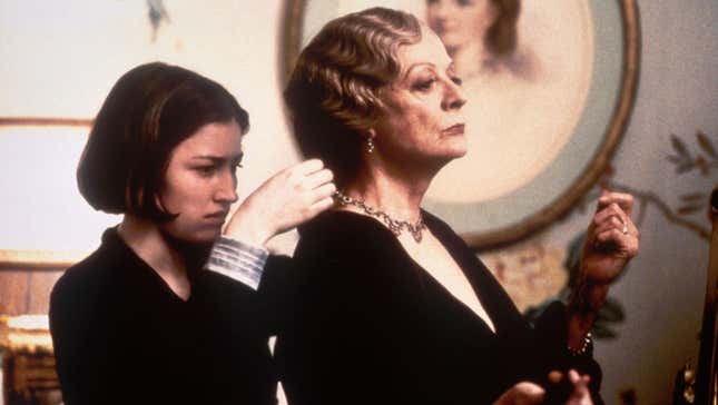 Kelly MacDonald und Maggie Smith treten in einer Szene aus dem Film Gosford Park auf