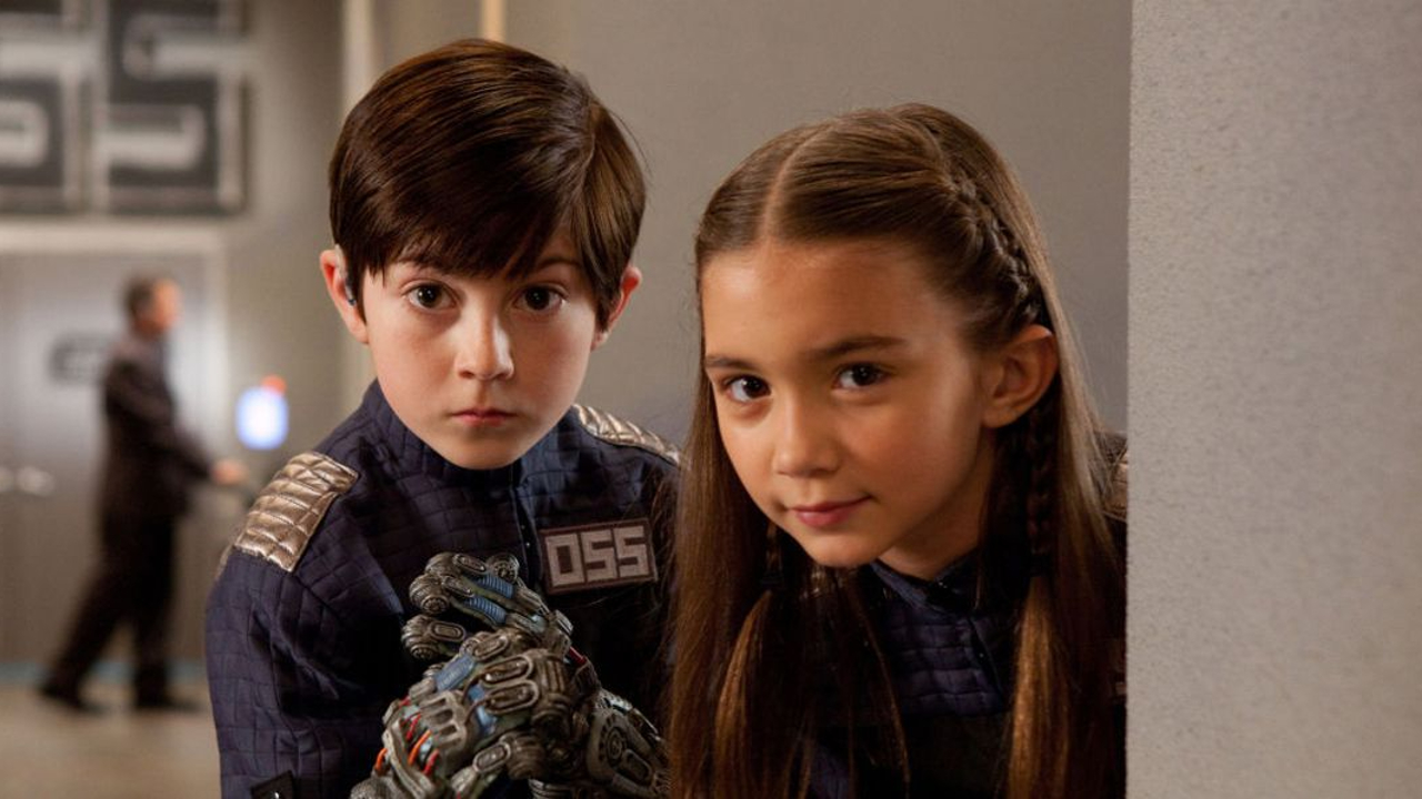 Rowan Blanchard et Mason Cook dans Spy Kids : Tout le temps du monde