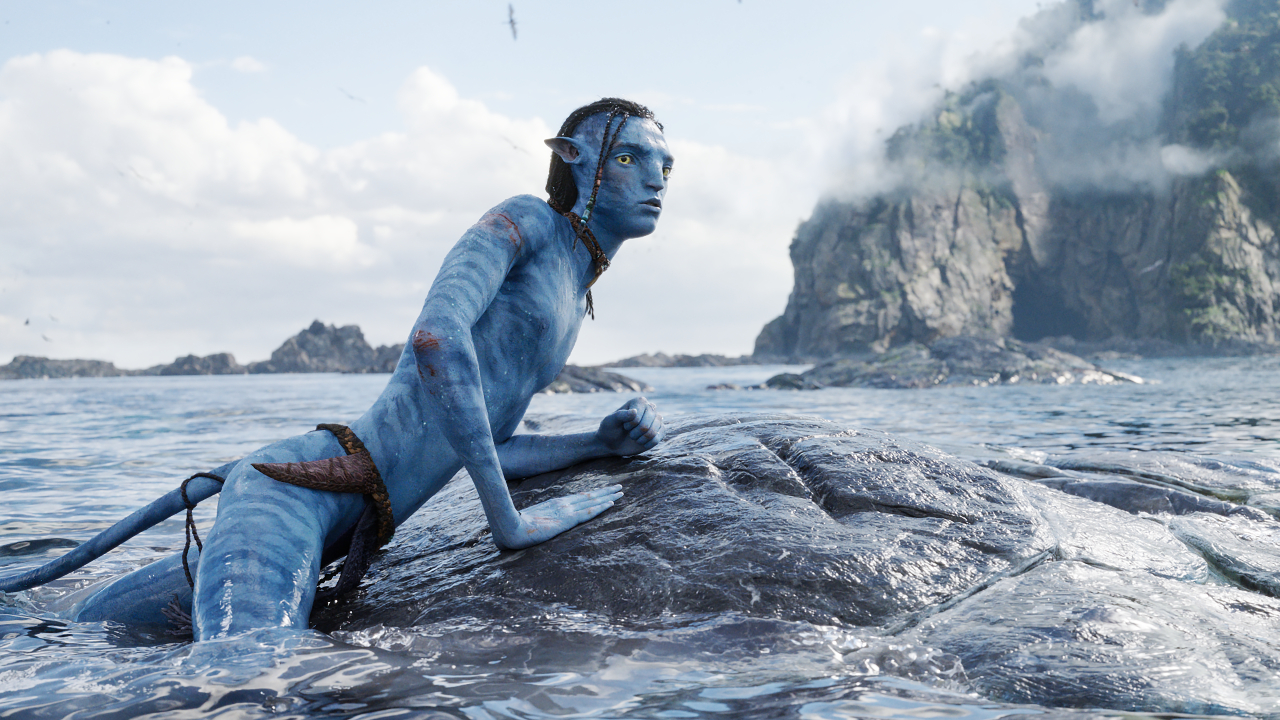 Lo'ak est assis au sommet d'un Payakan caché dans Avatar The Way of Water