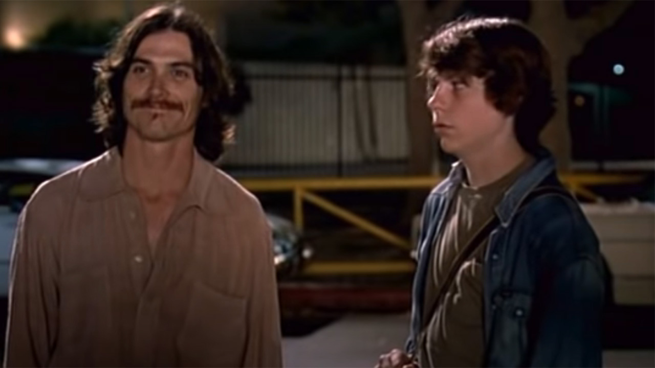 Russell décide de faire la fête à Topeka dans la bande-annonce d'Almost Famous.