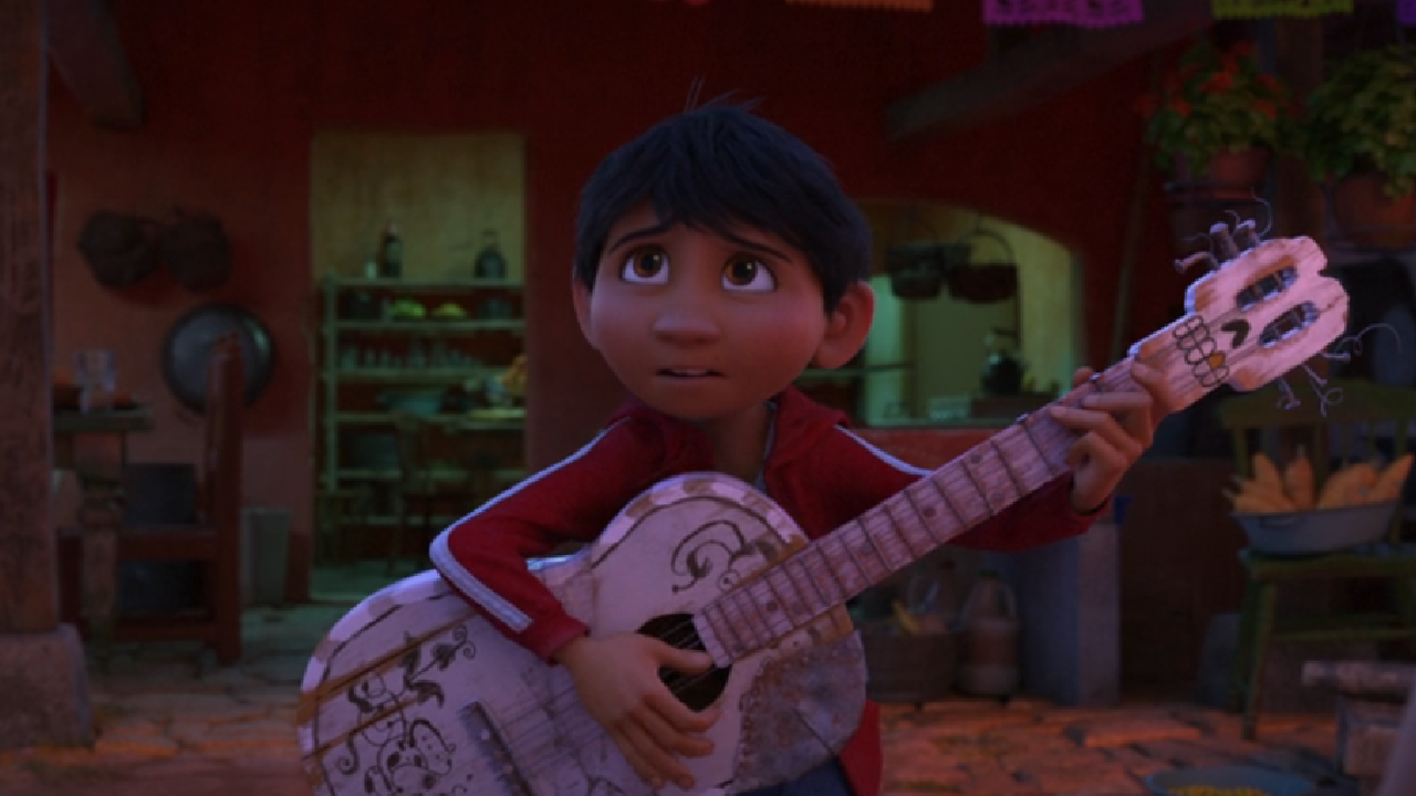Miguel spielt Gitarre in Coco.