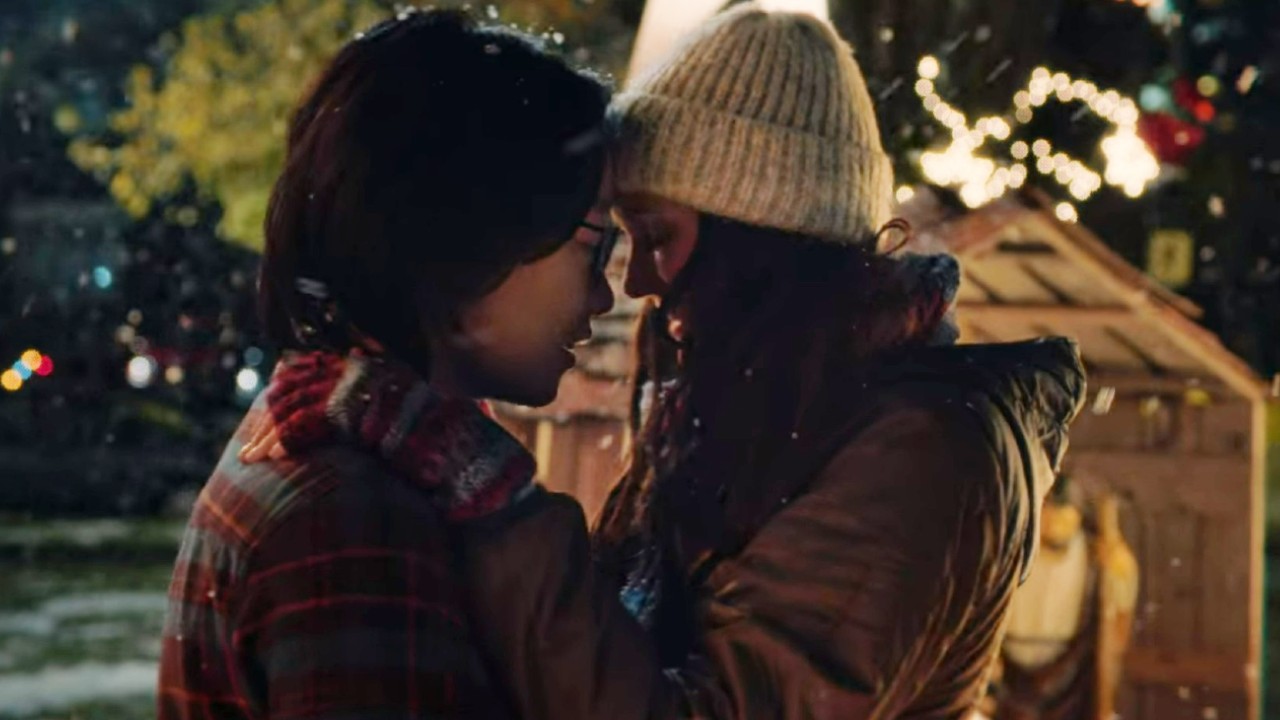 Jimmy O. Yang und Nina Dobrev in Love Hard