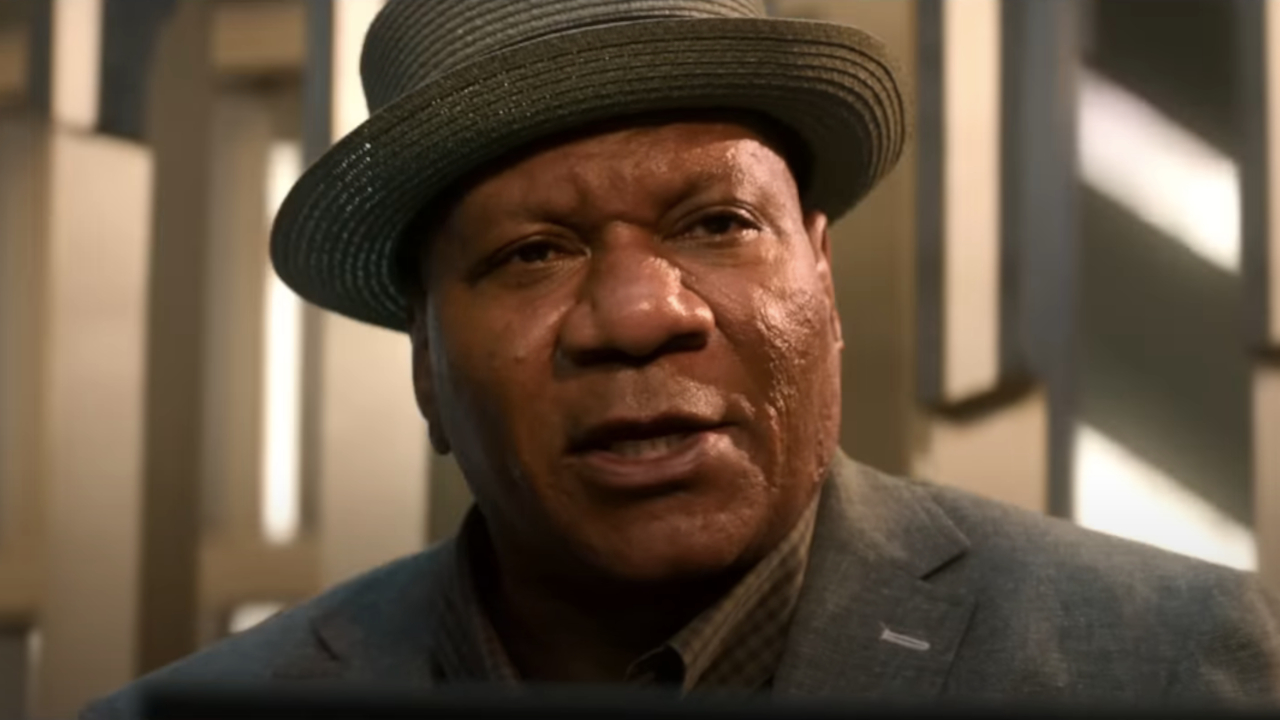 Ving Rhames sieht besorgt aus, als er in Mission: Impossible – Dead Reckoning Part One sitzt.