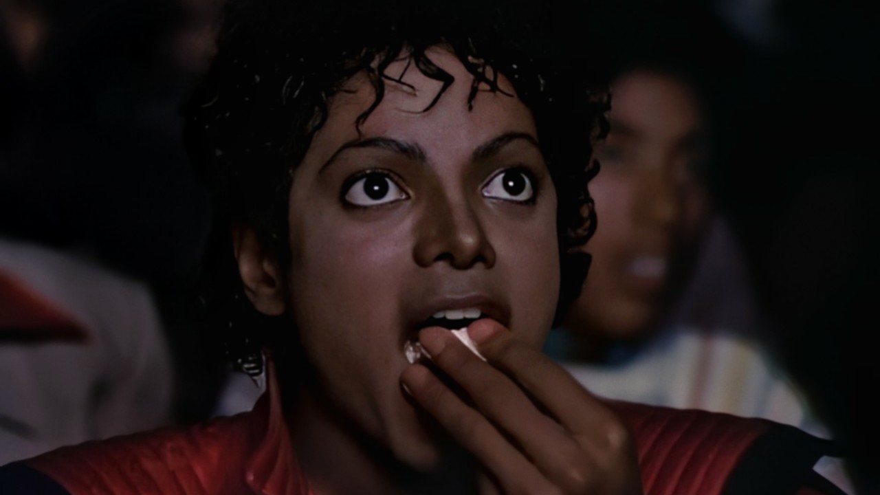 Michael Jackson isst Popcorn
