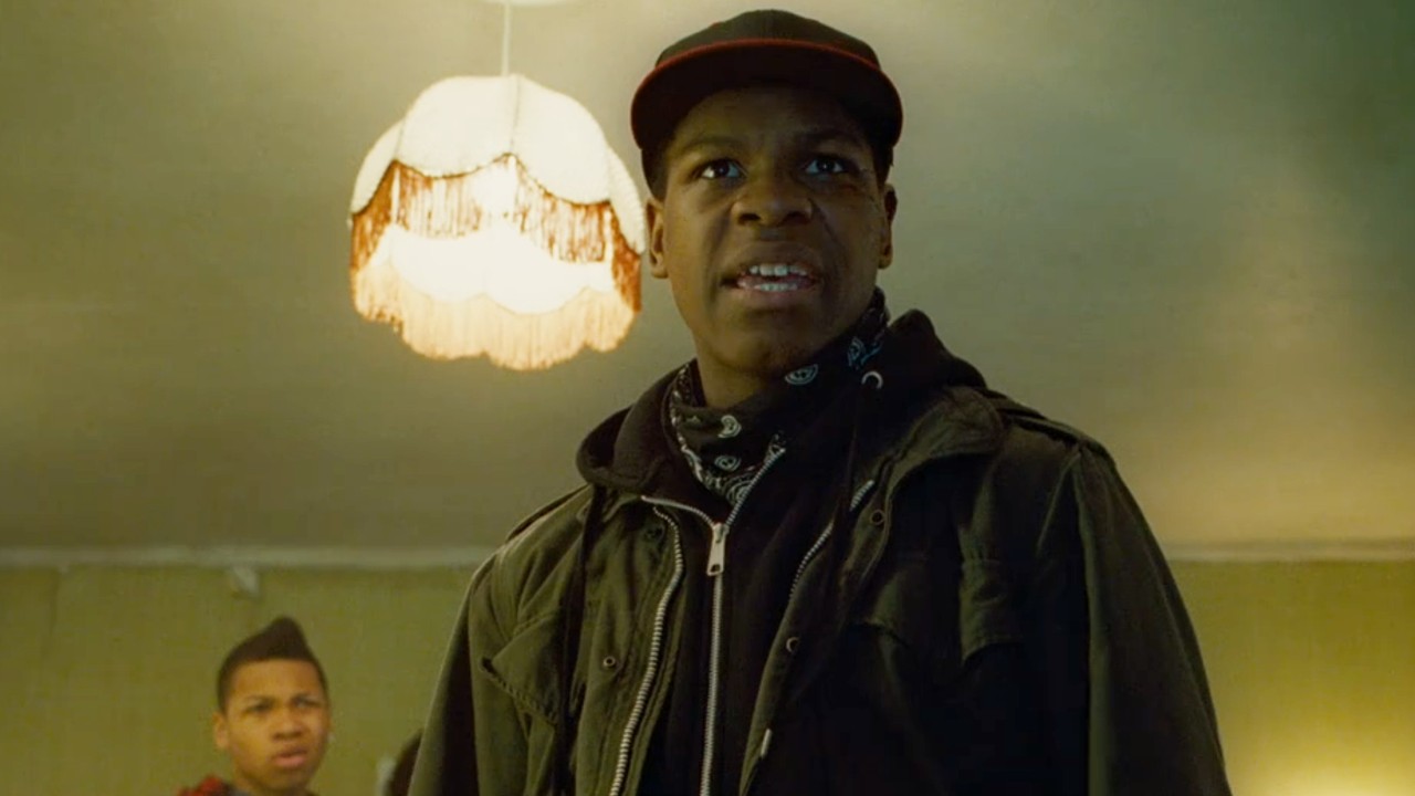 John Boyega dans Attaquez le bloc