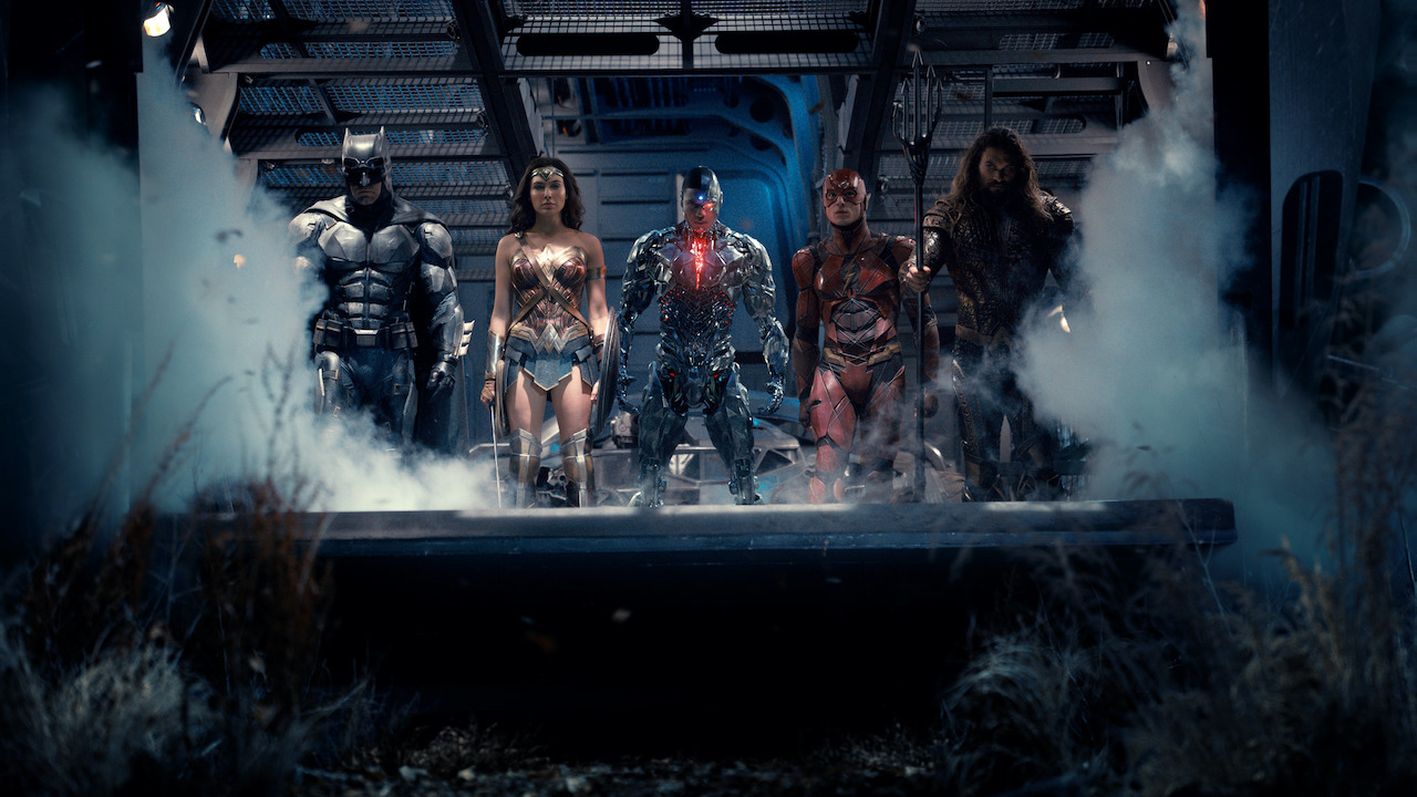 Batman, Wonder Woman, Cyborg, Flash et Aquaman réunis pour se battre dans le film Justice League