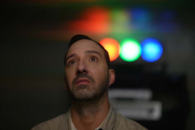 Tony Hale dans Neuf jours